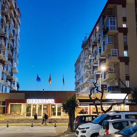 Hercules Paradise 531 Apartamento Con Vistas Al Mar Mediterraneo En Benalmadena A Pasos Del Centro Y Su Vibrante Zona Comercial Disfruta De Una Experiencia Unica En La Costa Del Sol Malaga Andalucia Well-Connected To The Airport Dış mekan fotoğraf